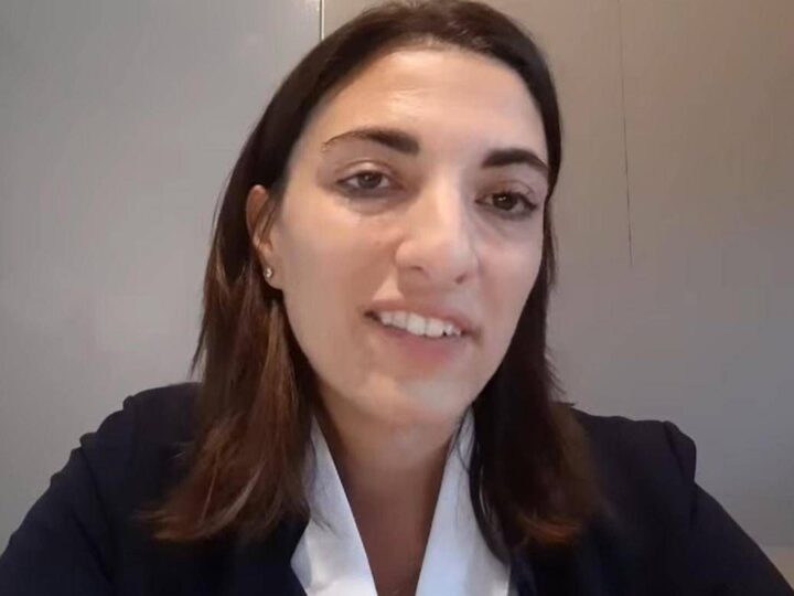 Lecco, ‘smascherata’ dopo insulti anonimi sui social: si dimette l’assessora paladina del cyberbullismo